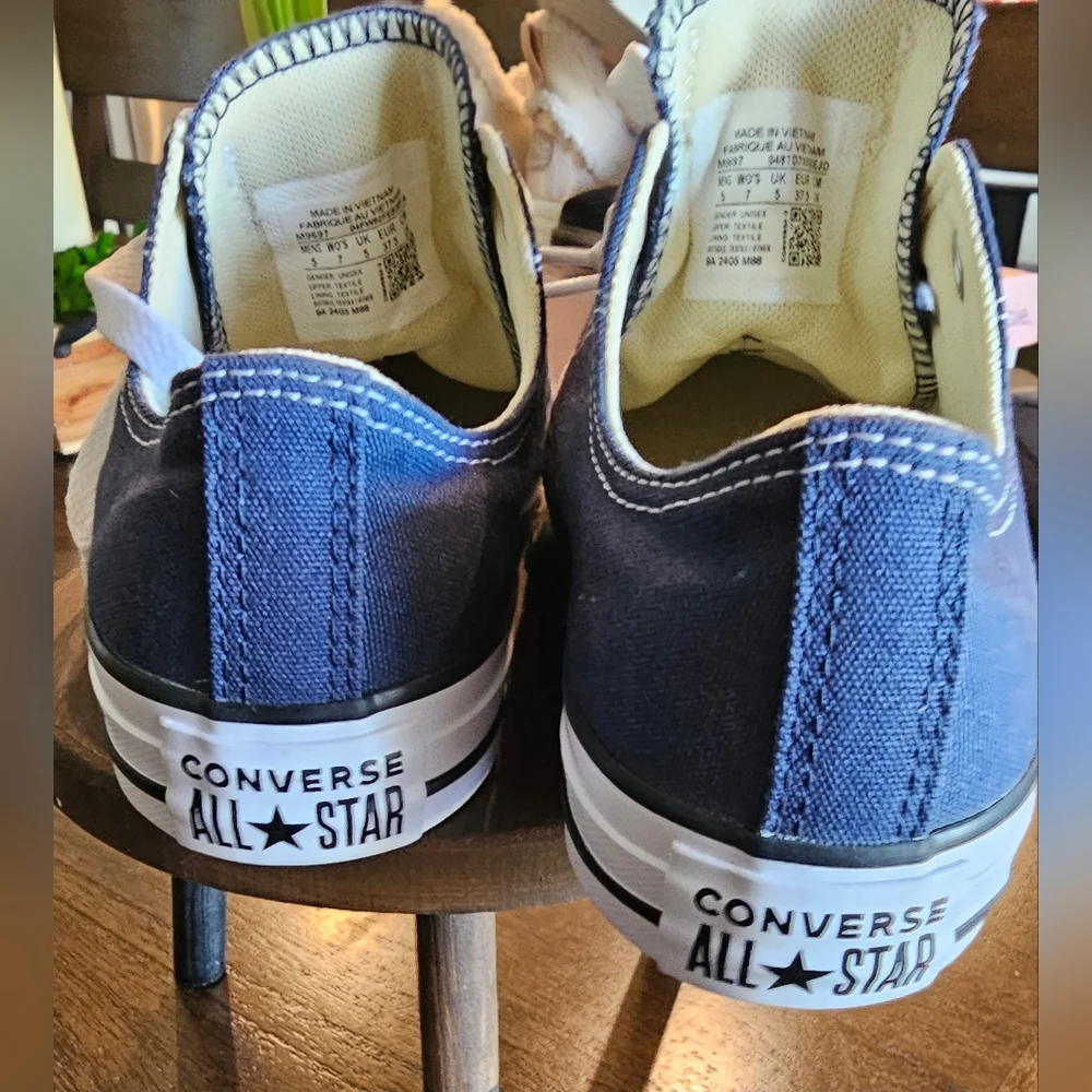 Converse Chuck Taylor Low Top Sneakers - Navy and White - Picture 4 of 8